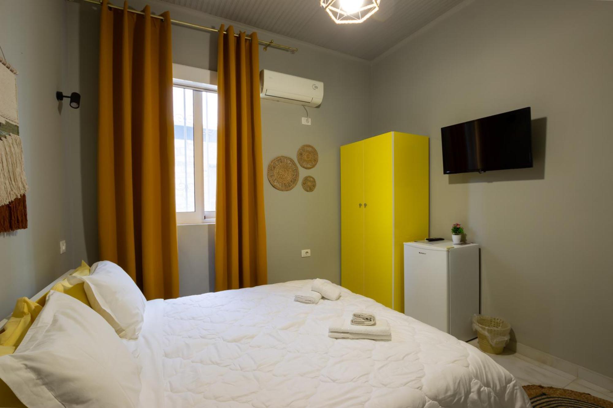 Jonian Boutique Hotel Sarandë Rom bilde